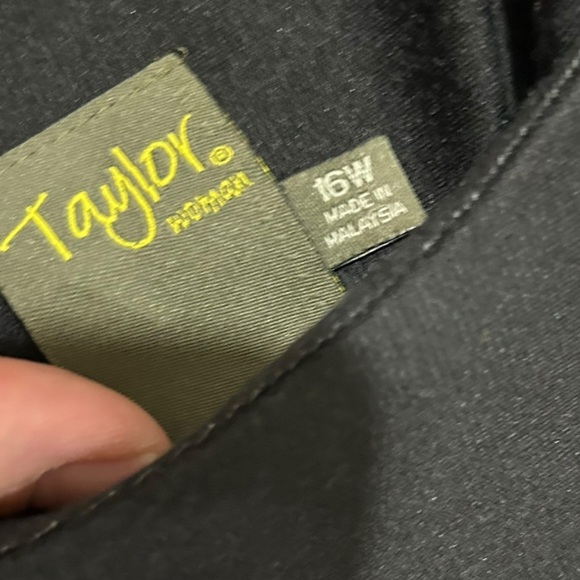 Taylor Woman Sheath Dress in blue and black with 3/4 sleeves | Size 16W - Picture 3 of 7